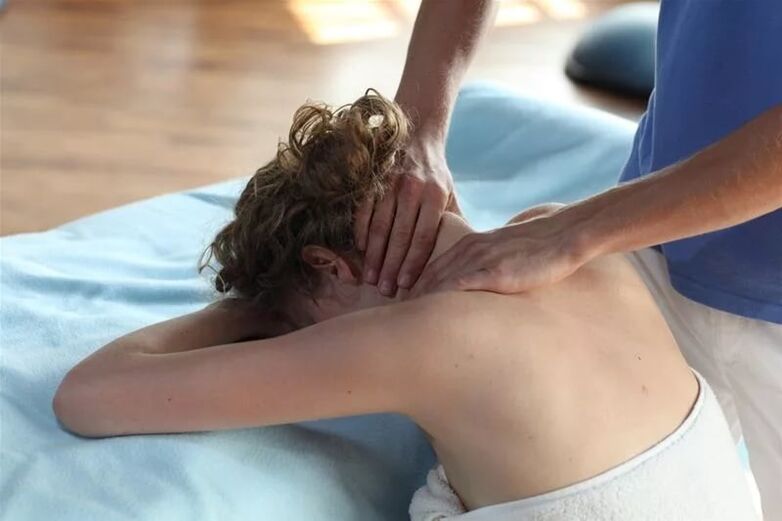 Massage with cervical osteocondrosis